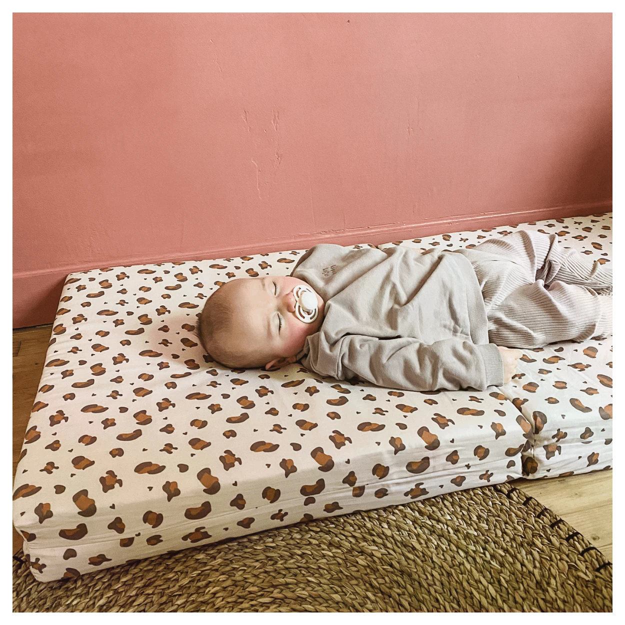 Smart Mat 3in1 - Play Mat, Removable Mattress and Barbaron Leopard Tineo