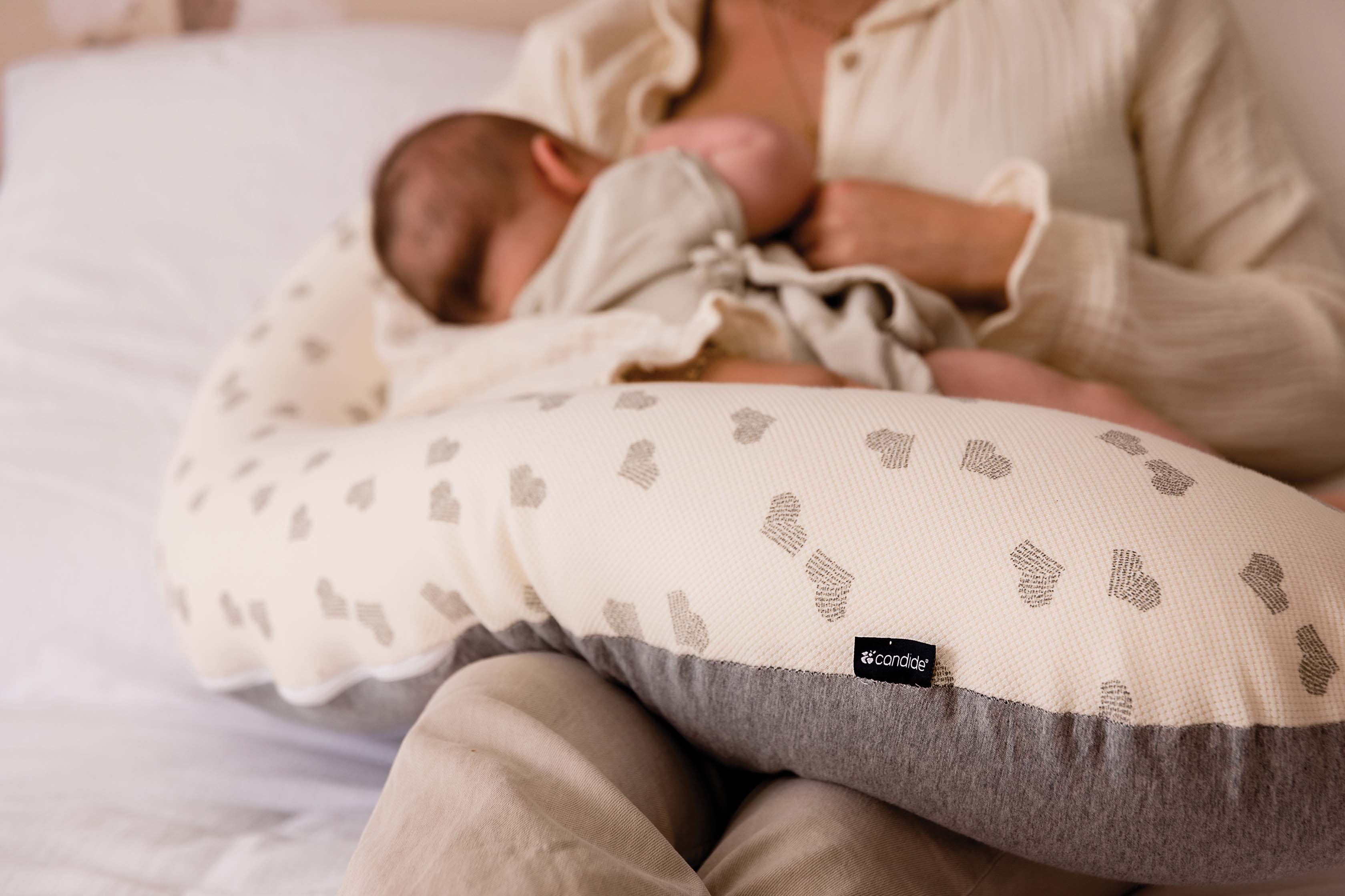 Perna de Maternitate si Alaptare Multirelax 3in1 Grey Hearts Candide