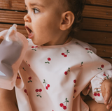 Водоустойчив бебешки лигавник с ръкави 37x42 см Фрути Череша 12+ м. BabyCalin