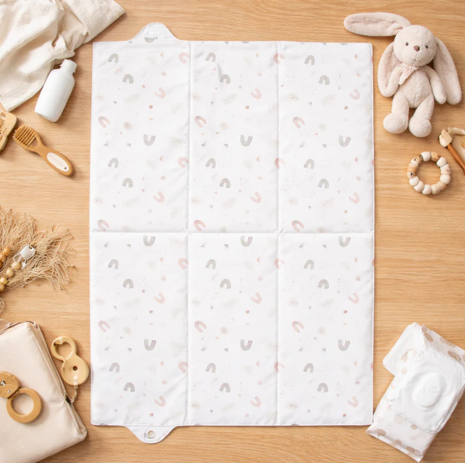 Преносима сгъваема подложка за преобличане 40x58 см Дъга BabyCalin