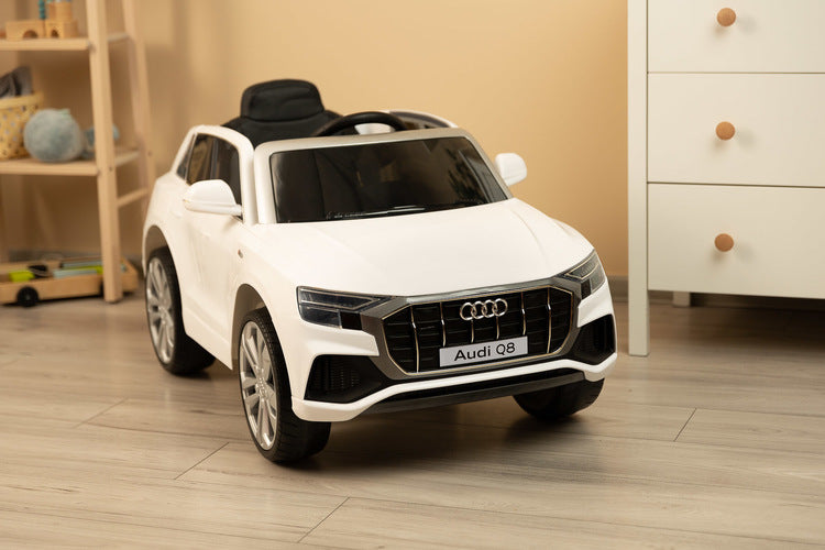 Battery Car Audi Rs Q8 White Caretero Toyz