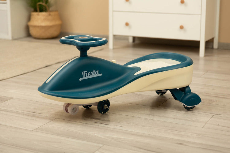 Кола Gravity Тип Бръмбър За Возене Ride On Fiesta Navy Caretero Toyz