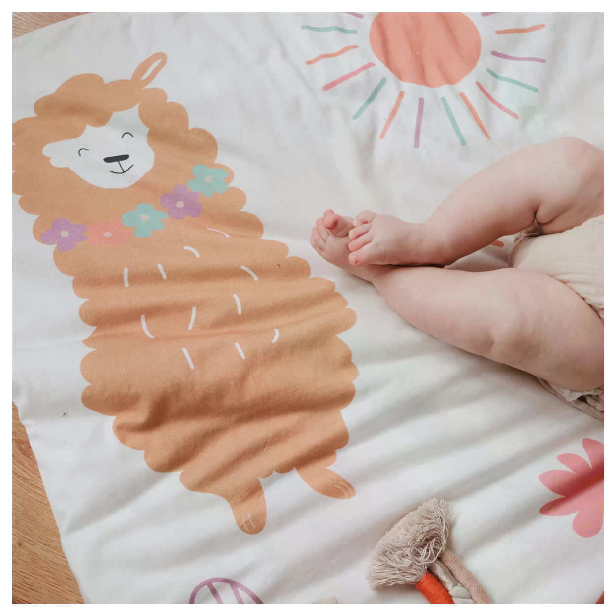 Подложка За Пътуване И Игра Алпака Tineo