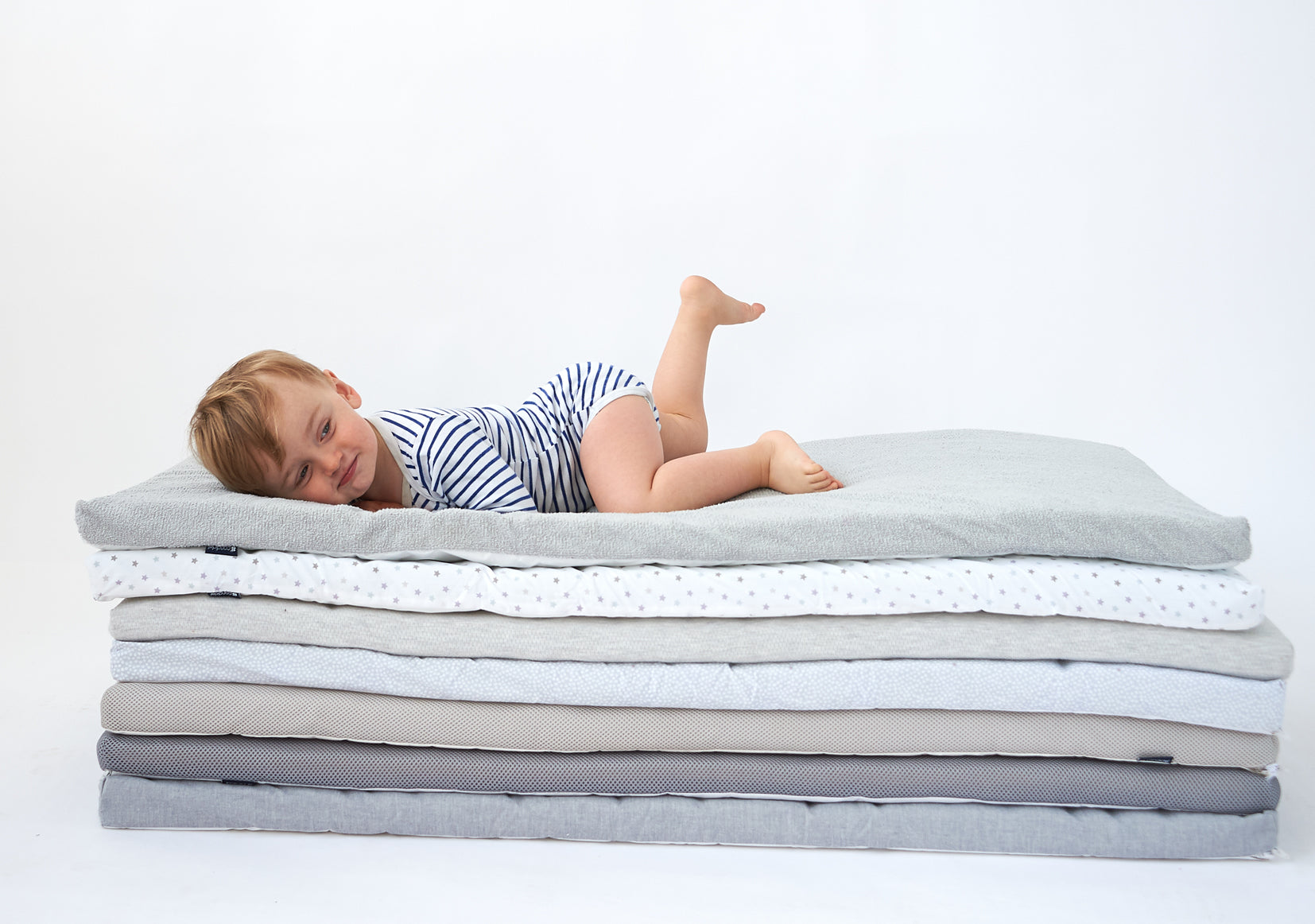 Матрак За Пътуване Звезди 120х60см (4см Дебелина) Candide