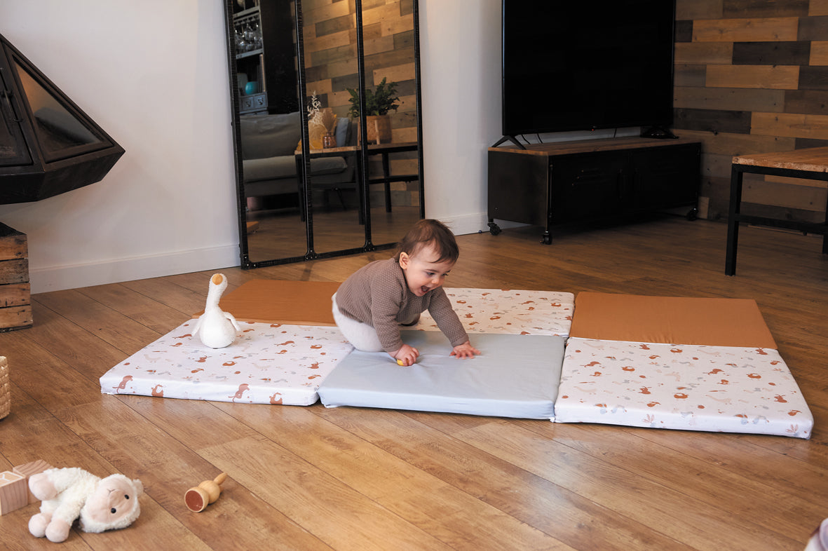 Интелигентна Постелка 5в1 Постелка За Игра, Подвижен Матрак, Барбарон, Тунел и Къща Малък Фермер Tineo