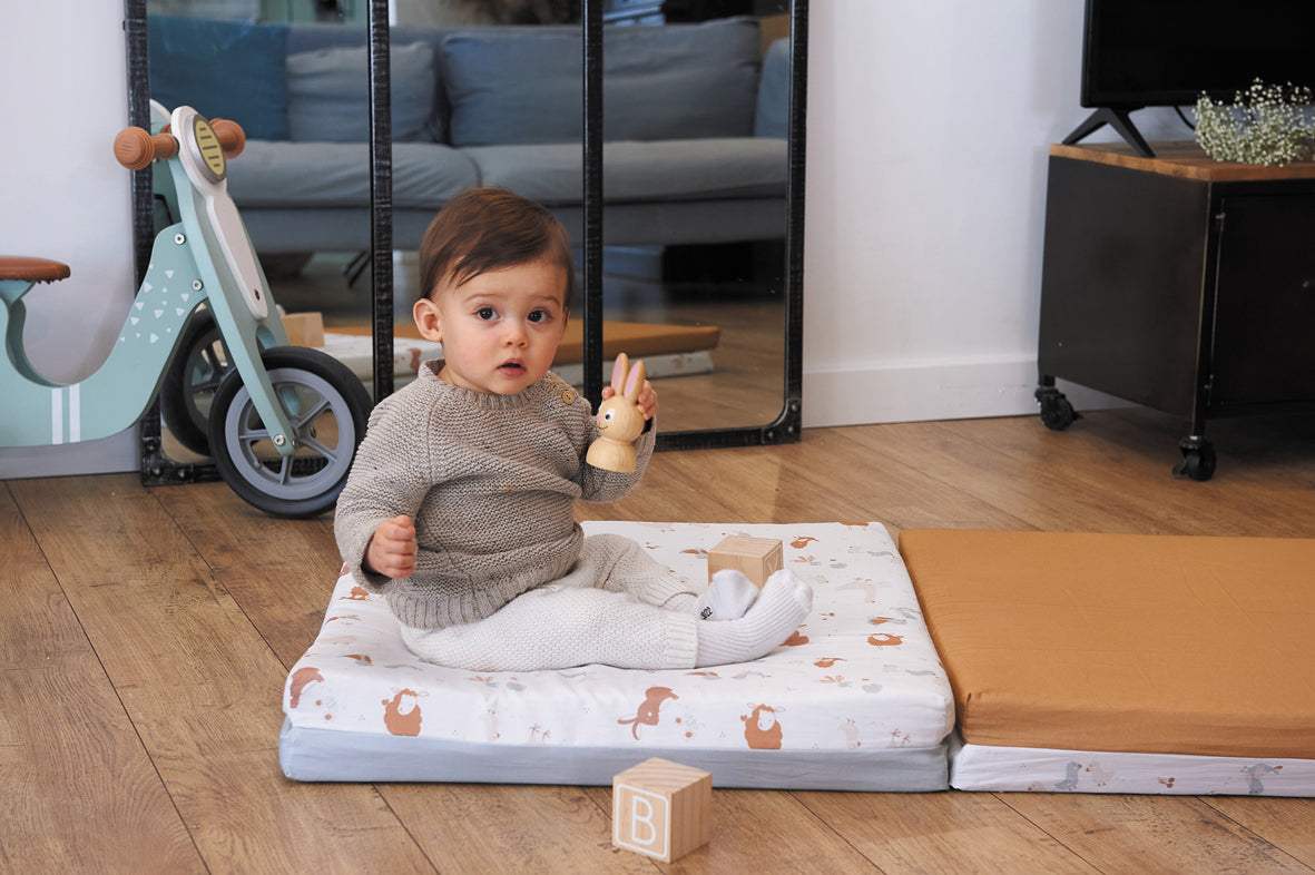 Интелигентна Постелка 3В1-Постелка За Игра, Подвижен Матрак И Барбарон, Малък Фермер Tineo