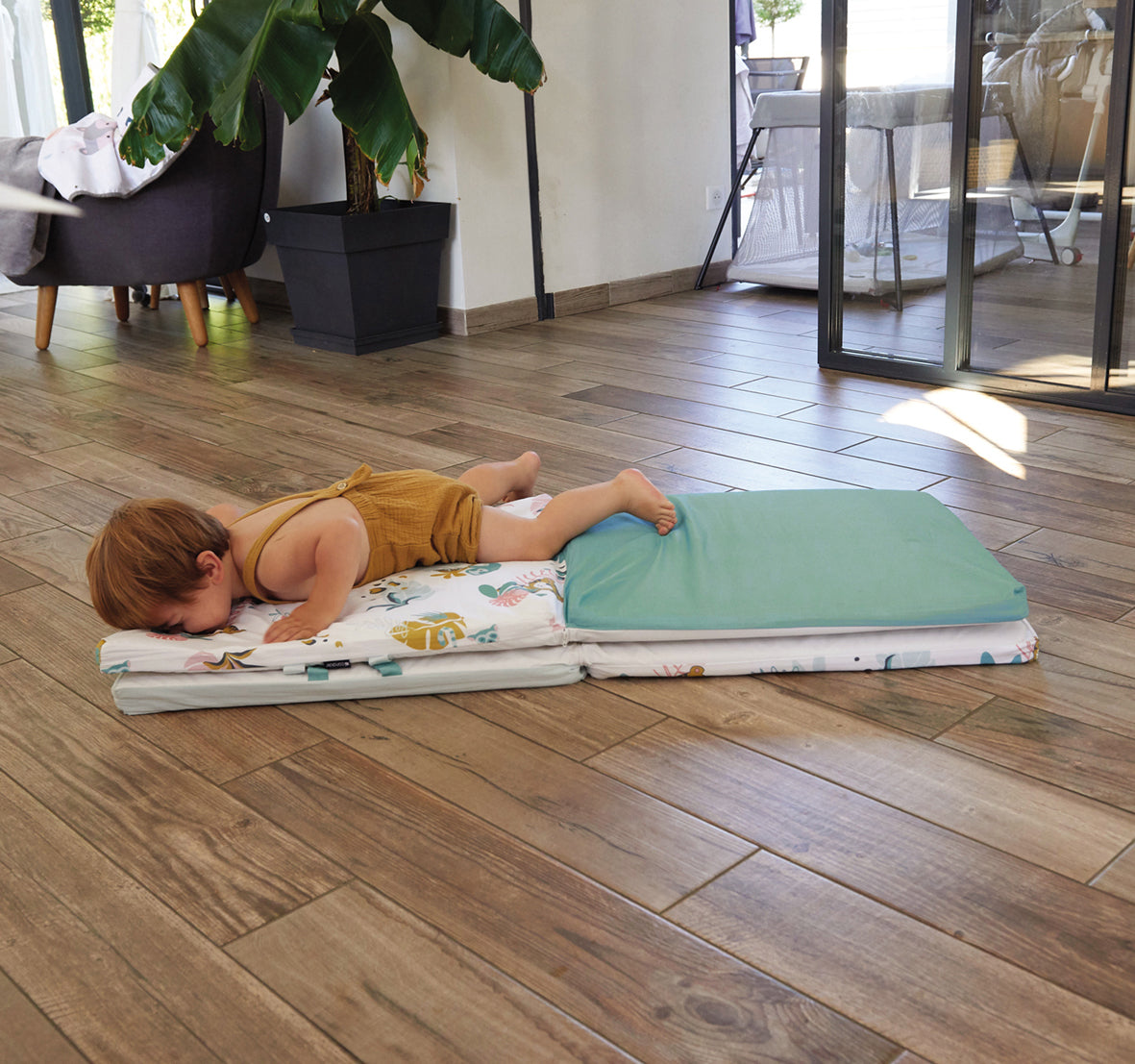 Интелигентна Постелка 3В1-Постелка За Игра, Подвижен Матрак И Барбарон Jungle Tineo