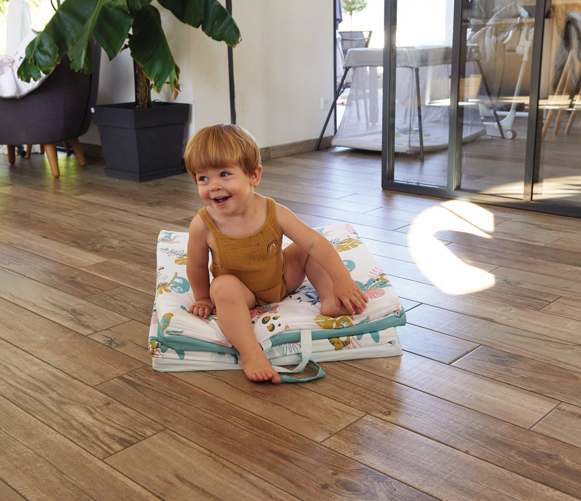 Интелигентна Постелка 3В1-Постелка За Игра, Подвижен Матрак И Барбарон Jungle Tineo