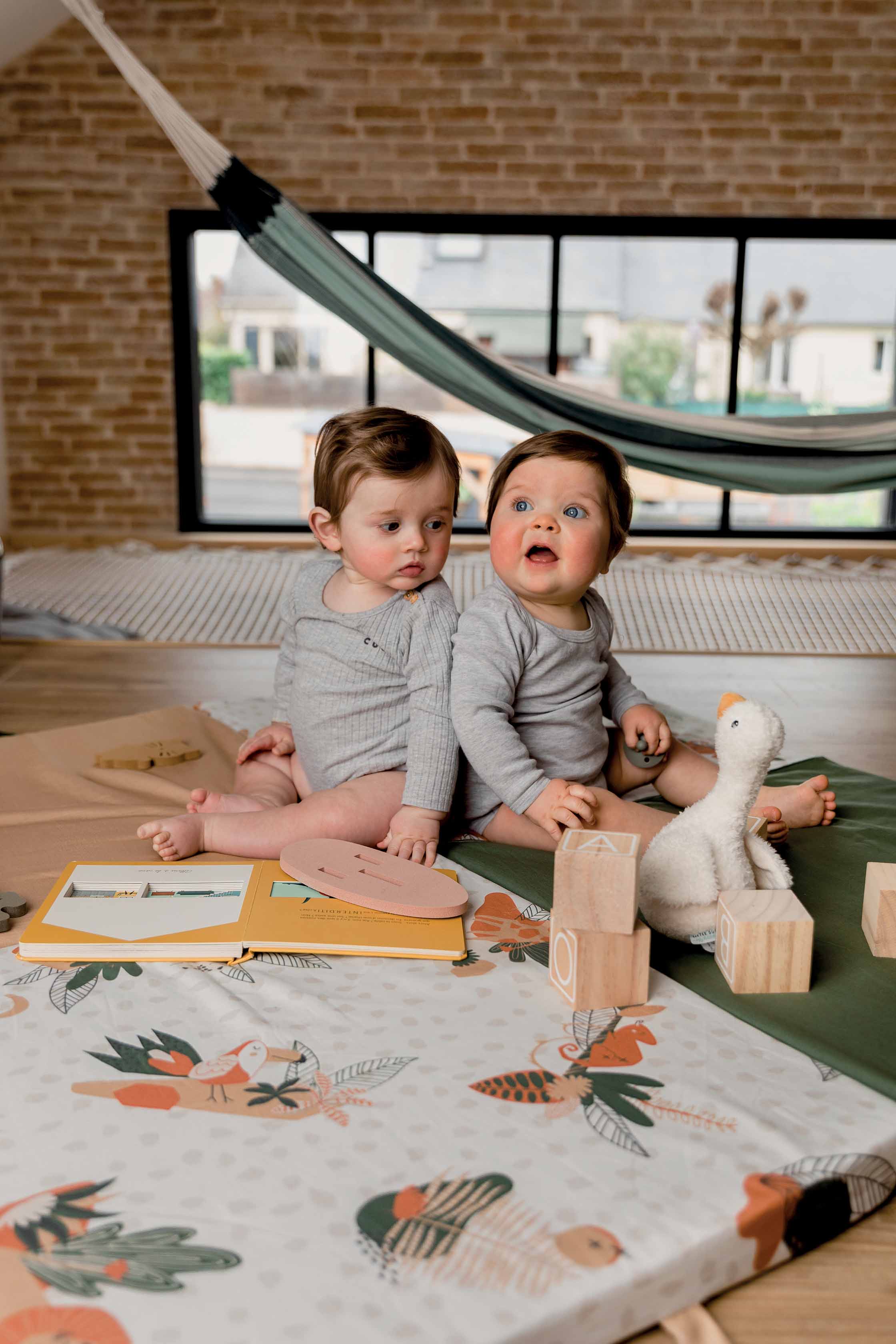 Интелигентна Постелка 3В1-Постелка За Игра, Подвижен Матрак И Барбарон Амазонка Tineo