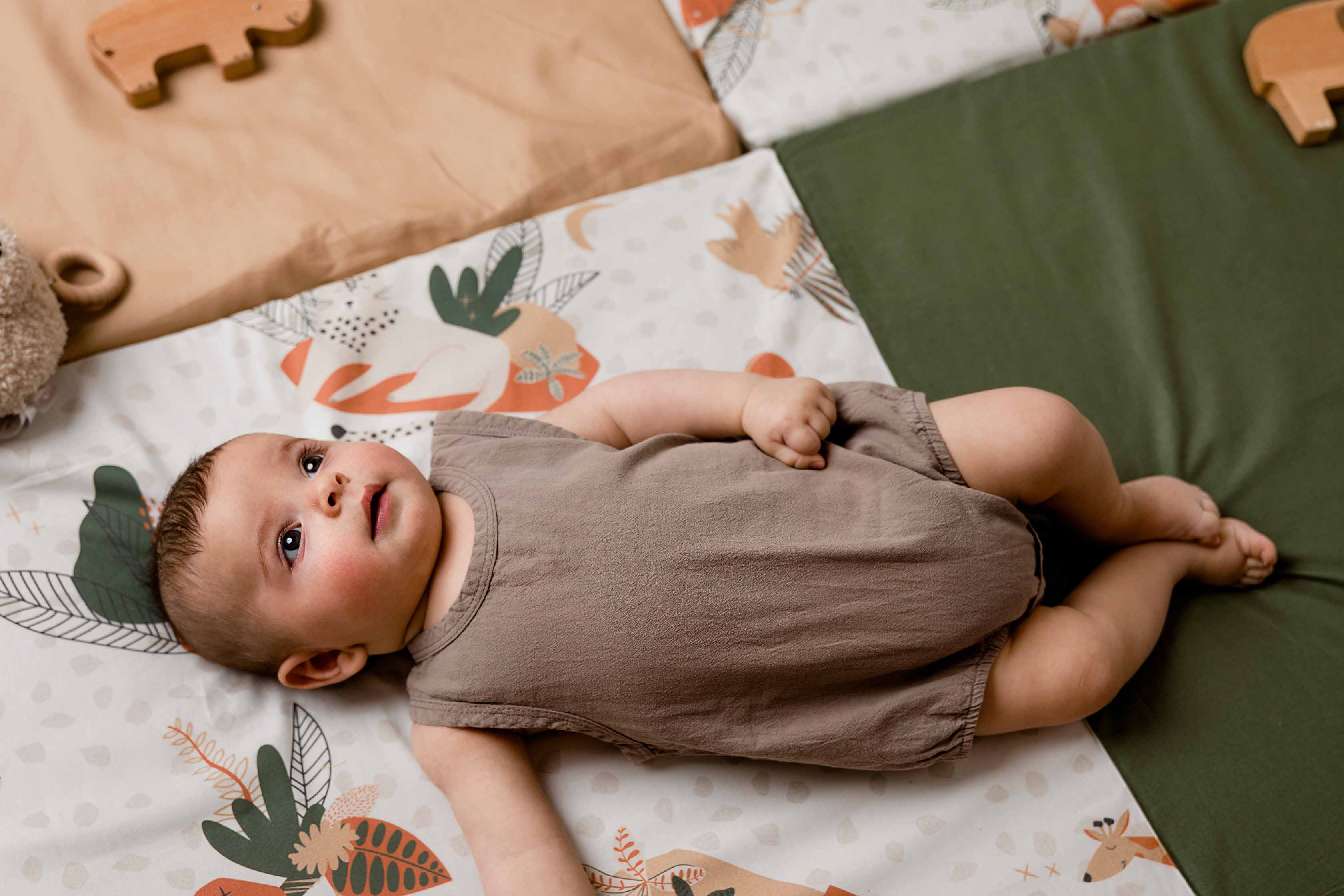 Интелигентна Постелка 3В1-Постелка За Игра, Подвижен Матрак И Барбарон Амазонка Tineo