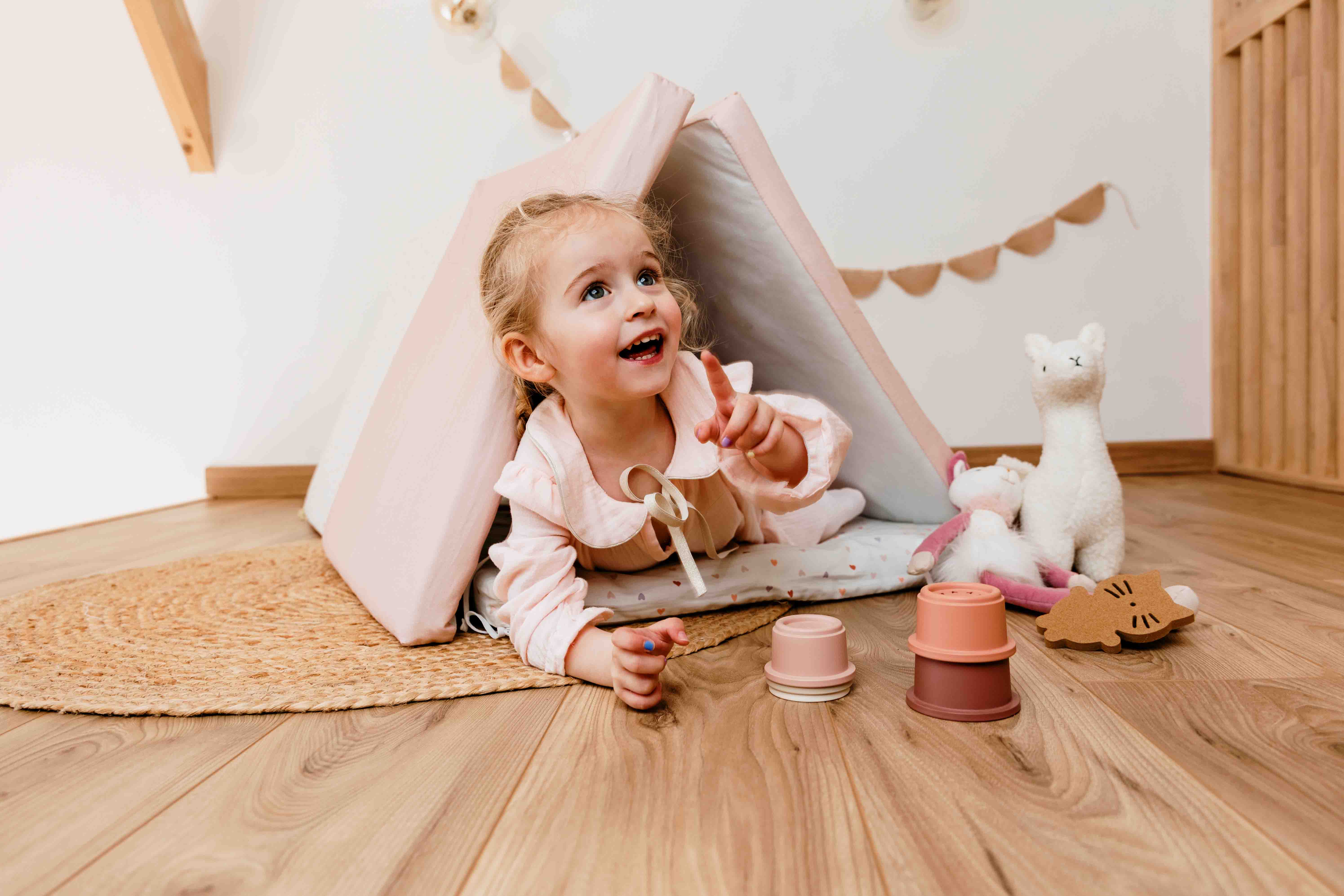 Интелигентна Постелка 5в1 Постелка За Игра, Подвижен Матрак, Барбарон, Тунел И Къща Сърца Tineo