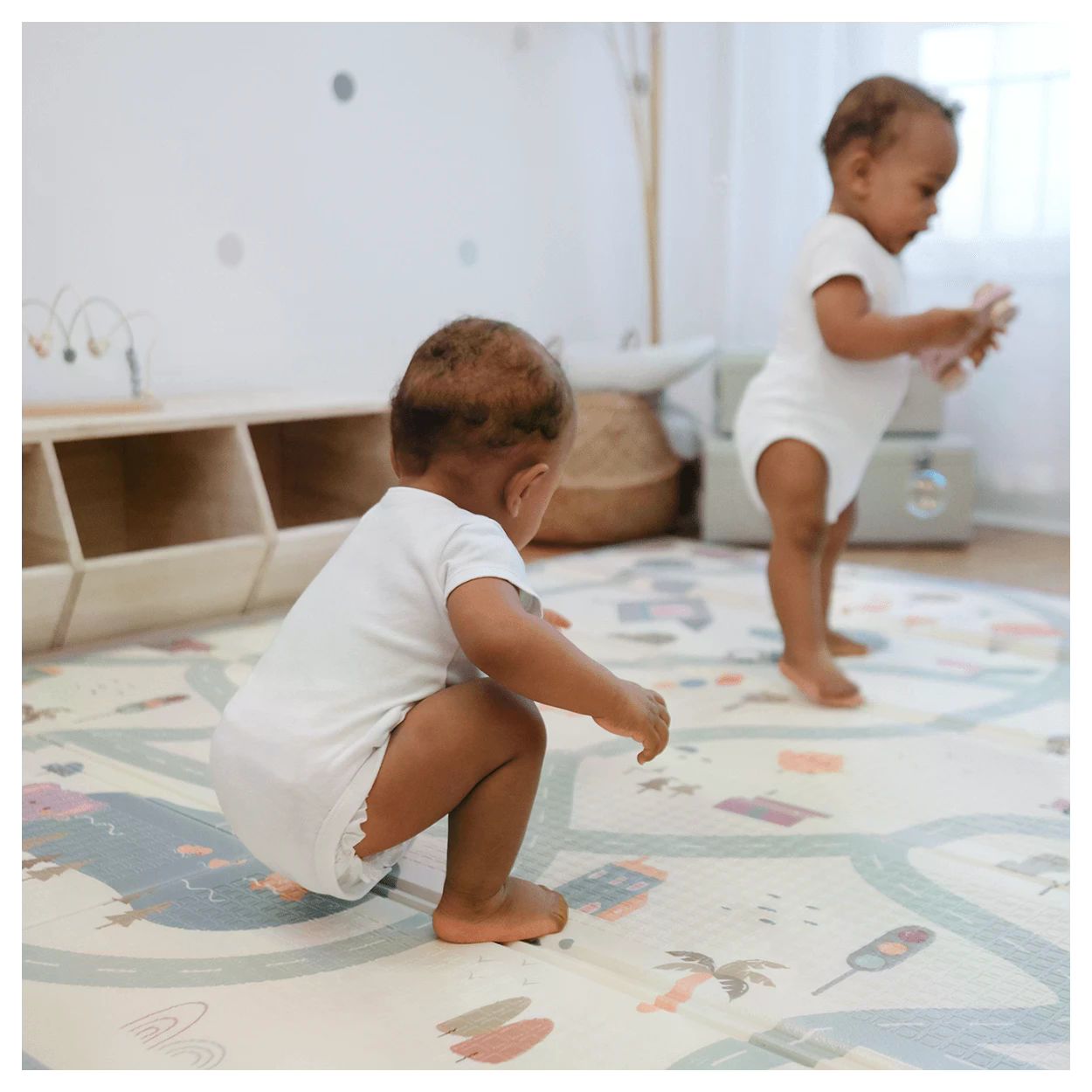 Постелка За Игра Коли И Савана Tineo