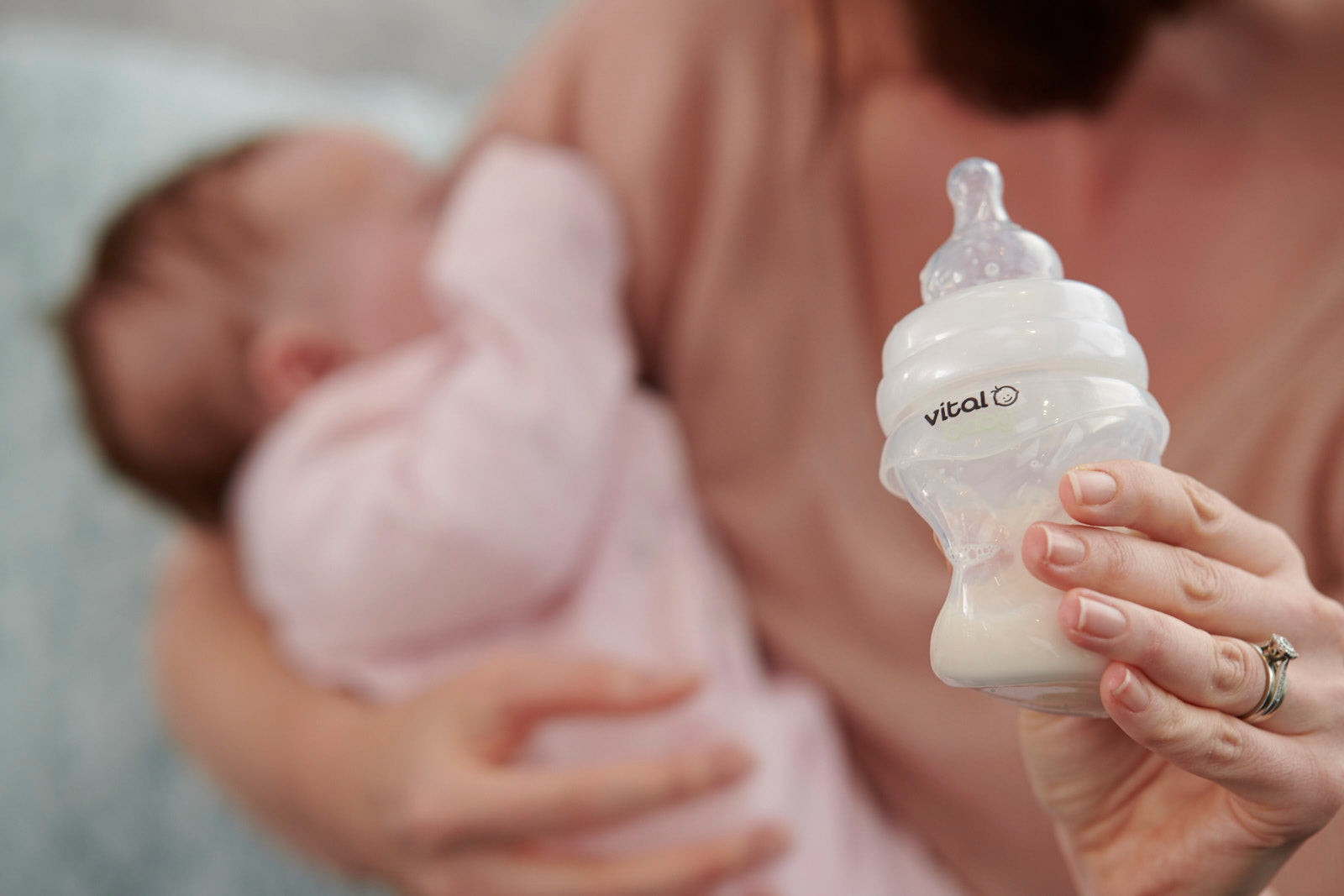 Силиконови биберони 3+ месеца за подпомагане на храненето Vital Baby