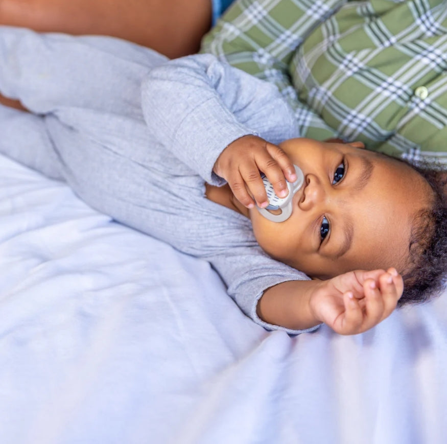 Suzete cu flux de aer calmant pentru bebeluși 0-6 luni EarthSmart Vital Baby