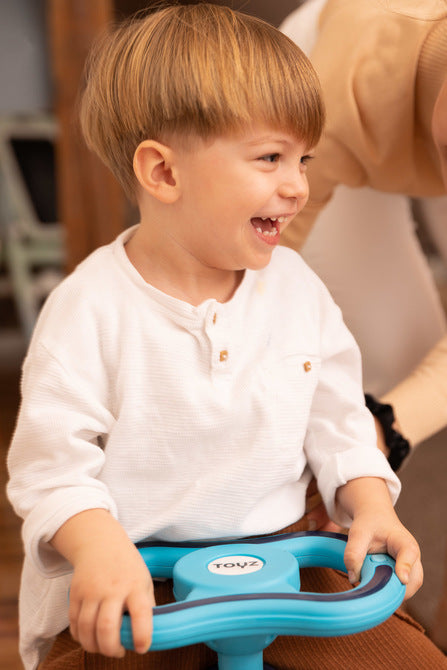 Кола Gravity Тип Бръмбър За Возене Ride-Оn Fiesta Beige Caretero Toyz